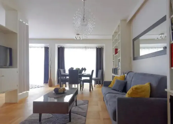 Paris 16 -Near Champs-Elysees 75M2
